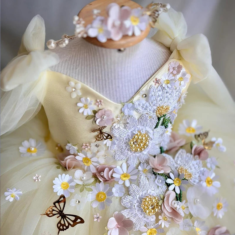 Samantha - Yellowbutterfly